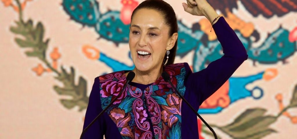 The presidential candidate of the ruling party MORENA, Claudia Sheinbaum, addresses her supporters after winning the election, in Mexico City, Mexico, on June 3, 2024 © REUTERS/Raquel Cunha